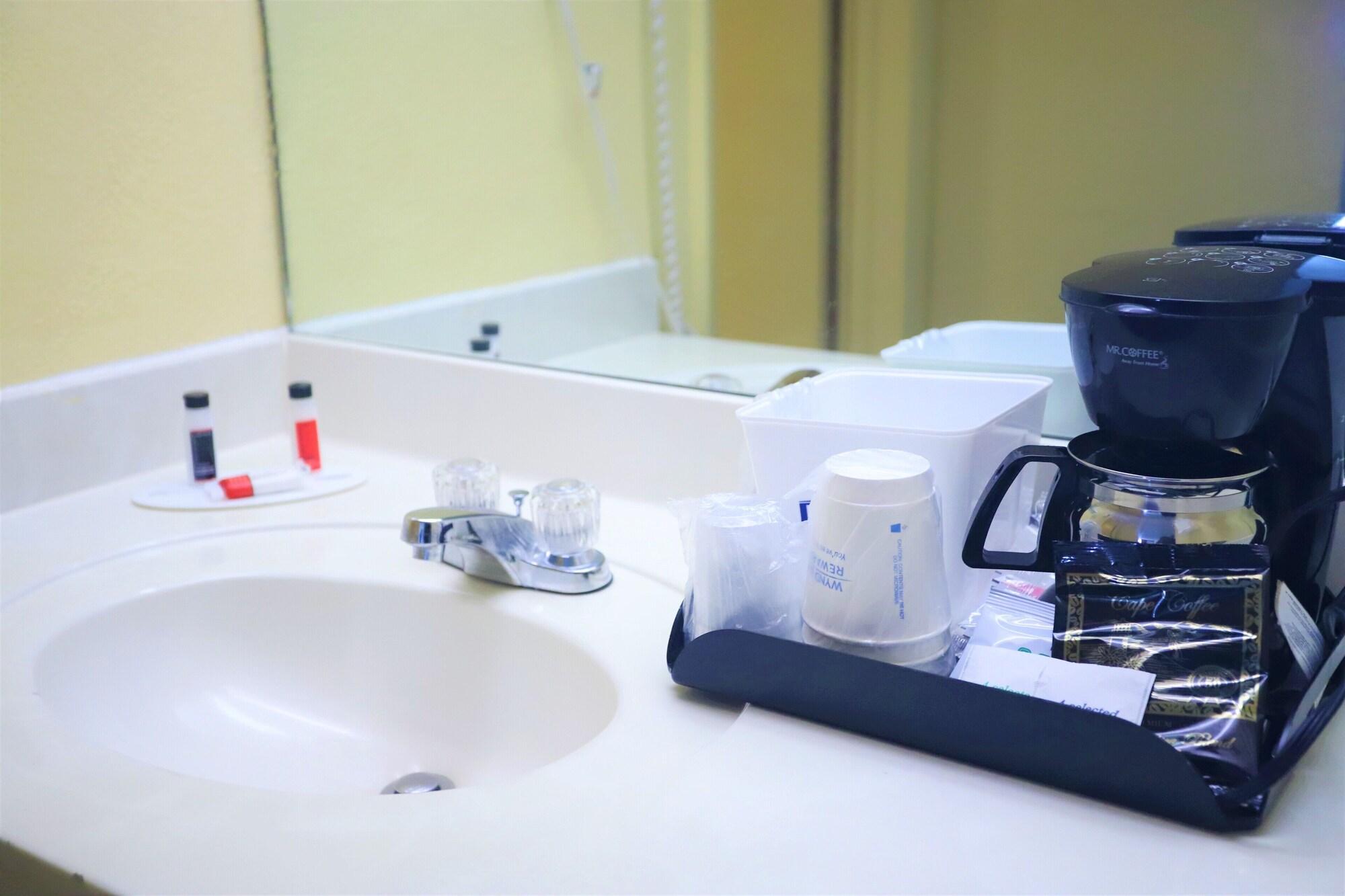 Days Inn East Stroudsburg Ngoại thất bức ảnh