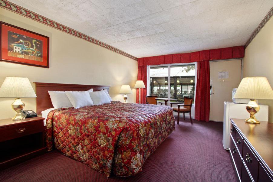 Days Inn East Stroudsburg Phòng bức ảnh